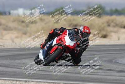 media/Oct-13-2025-Moto Forza (Mon) [[a66d839500]]/3-B Group/Session 3 (Turn 16)/